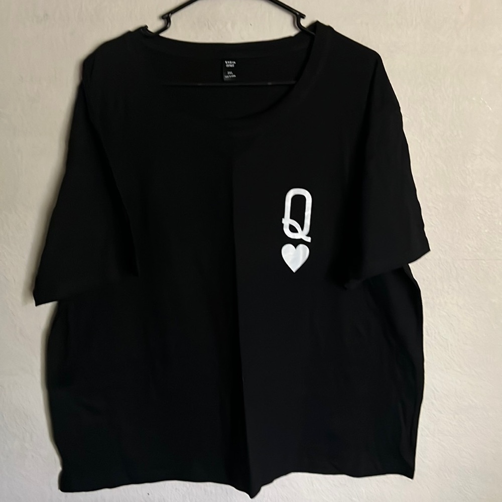 Fashion t-shirt. Brand is SHEIN. Size 3X. Black with white Q 🤍 in top left.